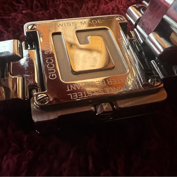 Authentic GUCCI watch main image 4